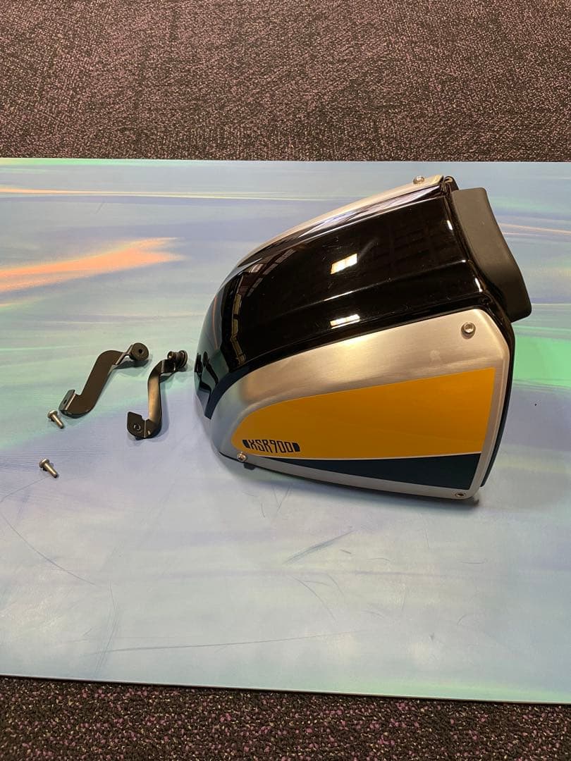 YAMAHA純正　XSR900 シングルシートカウル