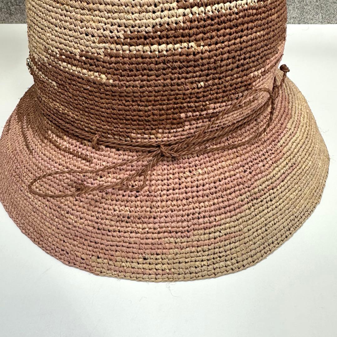 美品★ ヘレンカミンスキーHELEN KAMINSKI麦わら帽子 ロゴ金具