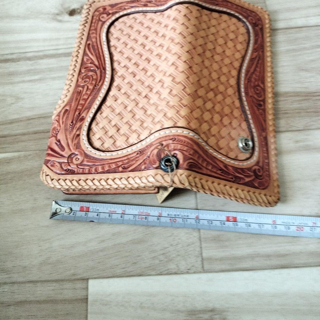 新品未使用 レザー編み込み長財布 カービング