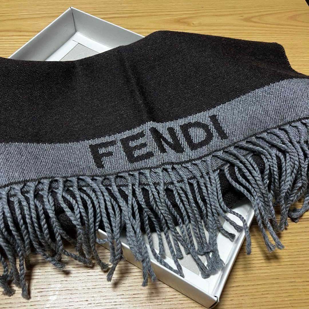 ま*い様 FENDI マフラー　新品未使用　美品