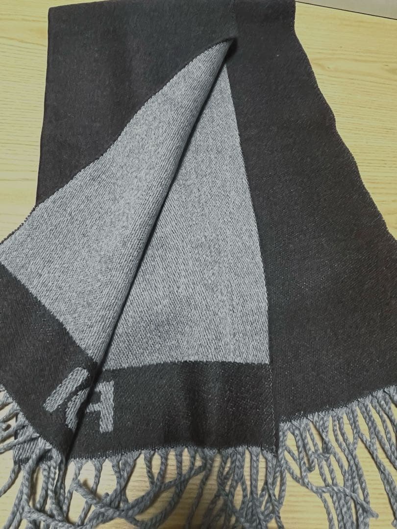 ま*い様 FENDI マフラー　新品未使用　美品