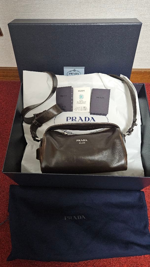 PRADA ナッパレザーショルダーバッグ
