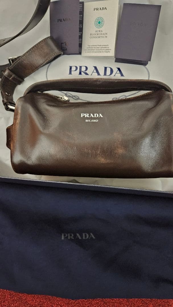 PRADA ナッパレザーショルダーバッグ
