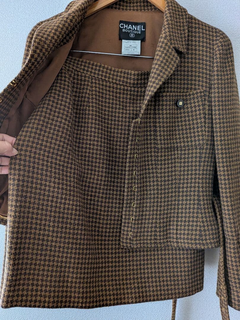 CHANEL【最終値下げ】美品　ツイードベルト付きジャケット　ココボタン