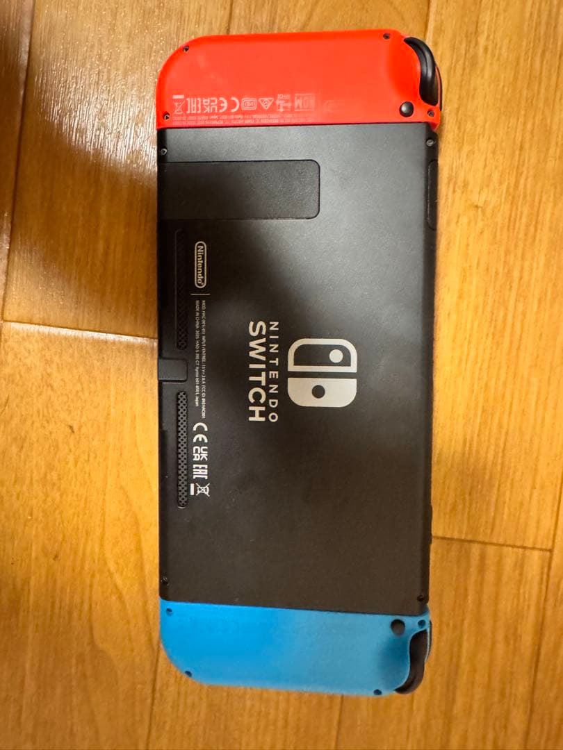 新品✨Nintendo Switch本体付属品全て付いてます