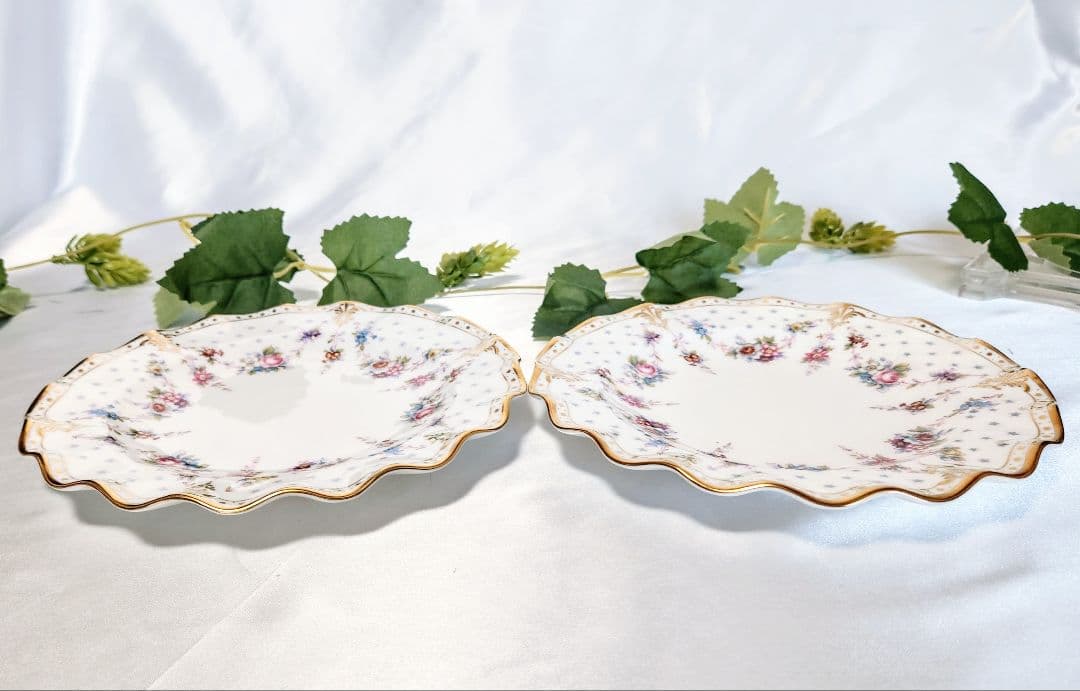 ロイヤルクラウンダービー【ほぼ新品】ロイヤルアントワネット20cmプレート　2枚