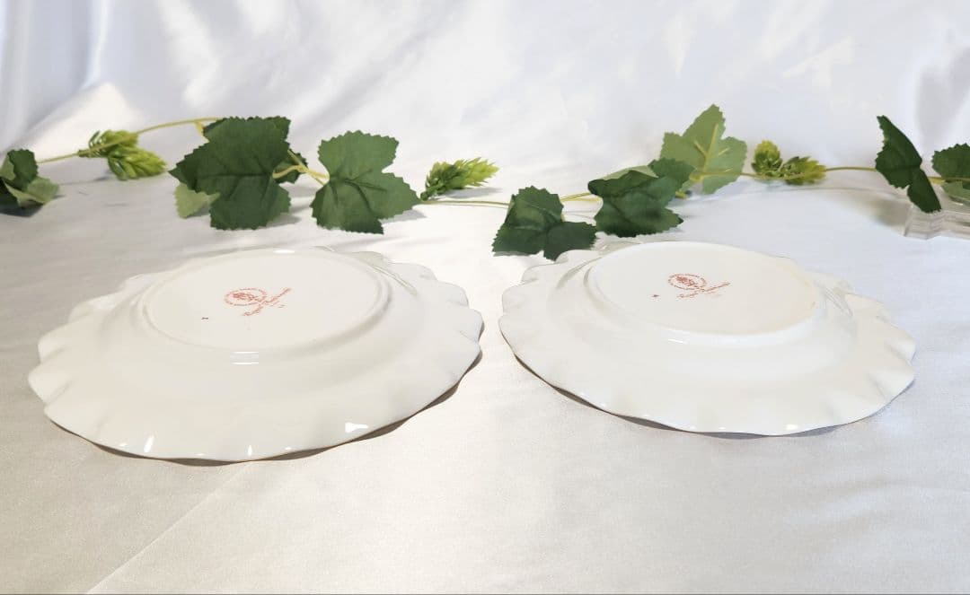 ロイヤルクラウンダービー【ほぼ新品】ロイヤルアントワネット20cmプレート　2枚