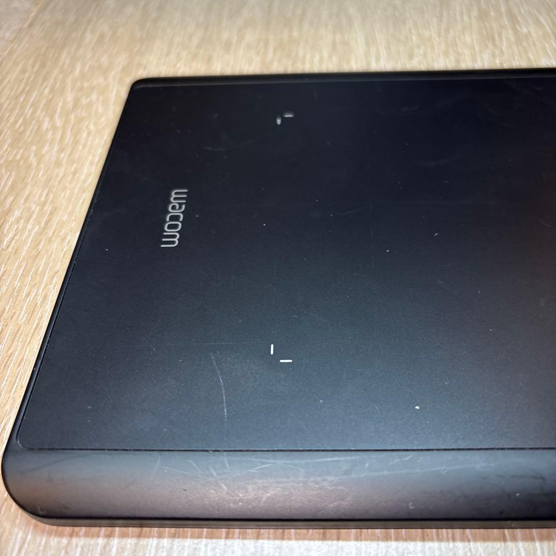 液タブ・ペンタブ Wacom Intuos Pro (2017) Small PTH-460