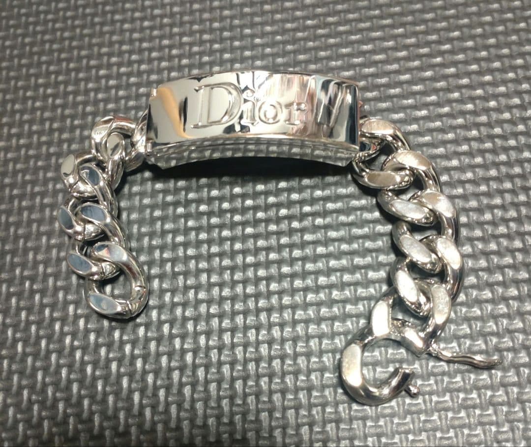 週末限定値下げ　Dior リップブレスレット