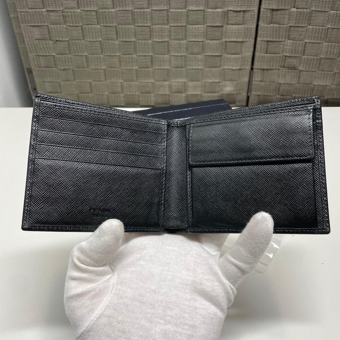 S*5様 PRADA ブラック 二つ折り財布