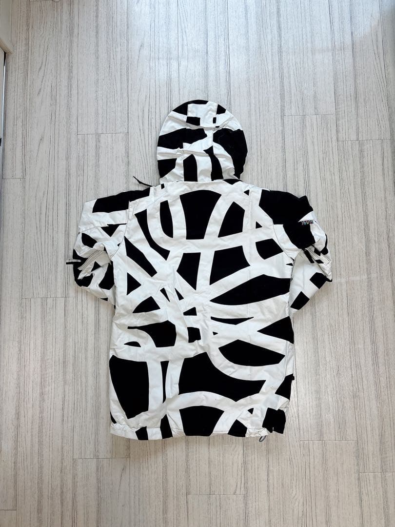 スノーボードウェア 女性用 白黒ストライプ