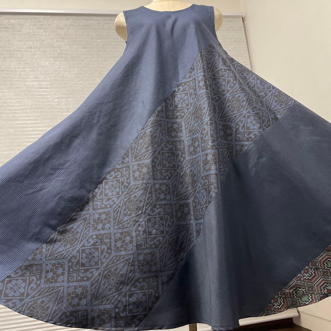 着物ワンピーステントラインロング丈《12》大島紬(証紙付き)等M〜L［紺系］
