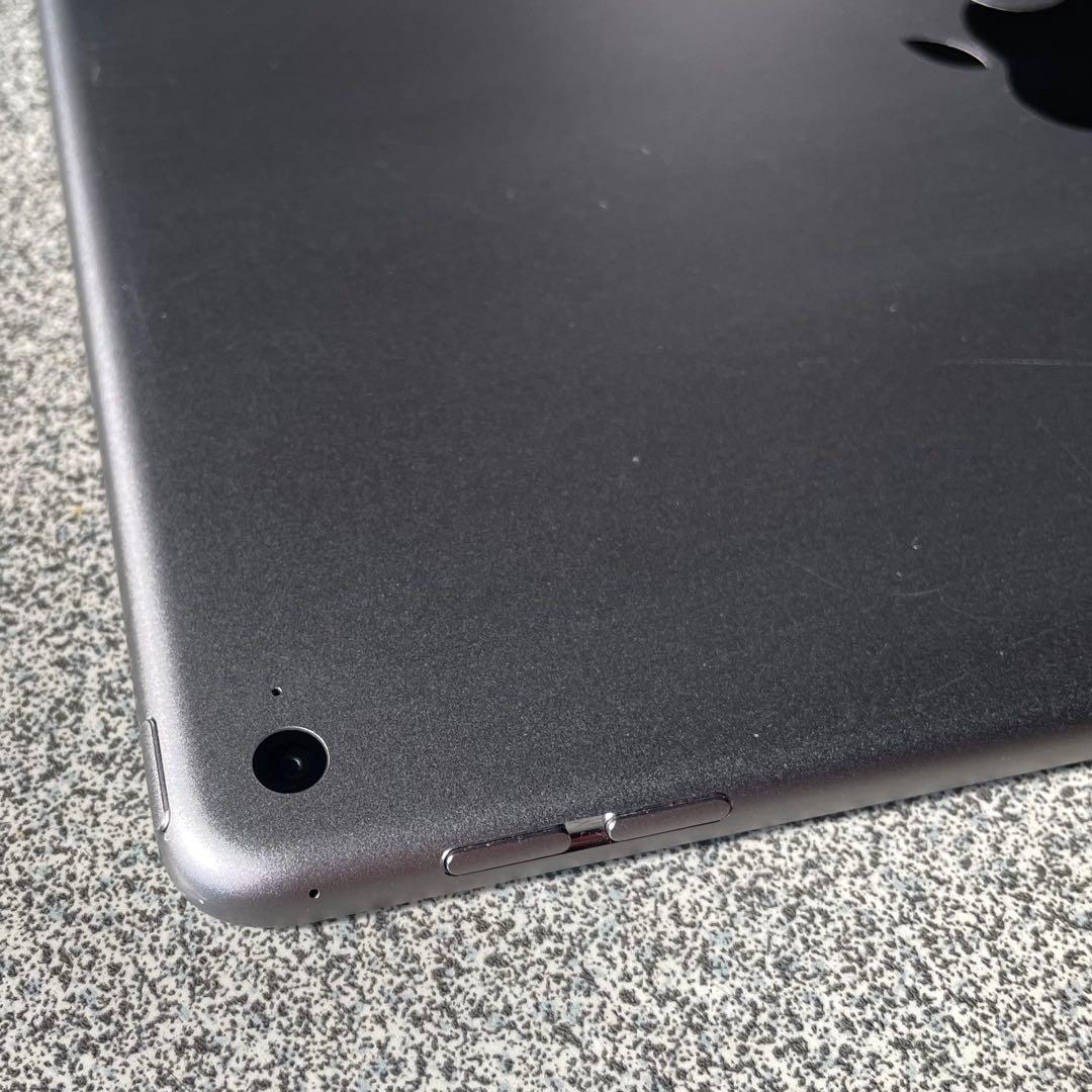 送無料F17 iPad Air 第2世代 スペースグレイ 128GB Wi-Fi