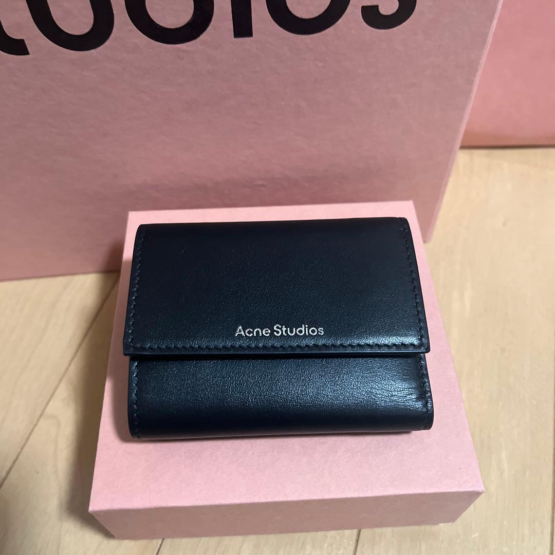 Acne Studios 三つ折り財布 ブラック レザー メンズ 正規品 箱