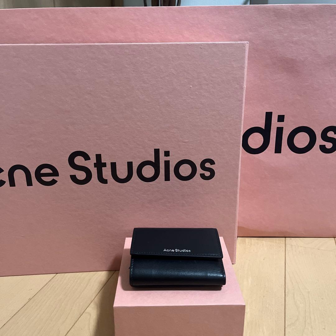 Acne Studios 三つ折り財布 ブラック レザー メンズ 正規品 箱