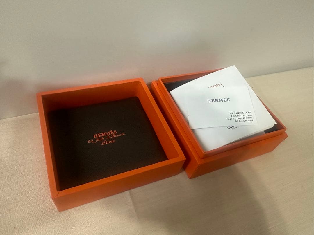 kk エルメス　HERMES マネークリップ　エスケトル　小さい傷有り　箱付き