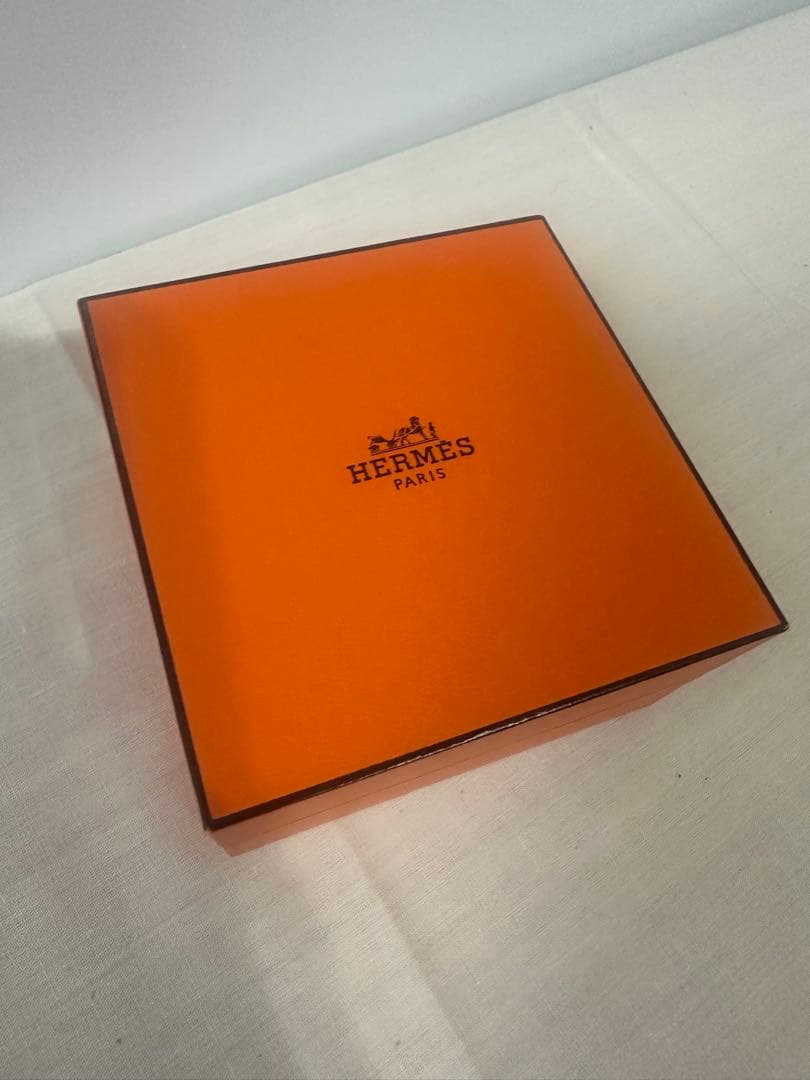 kk エルメス　HERMES マネークリップ　エスケトル　小さい傷有り　箱付き