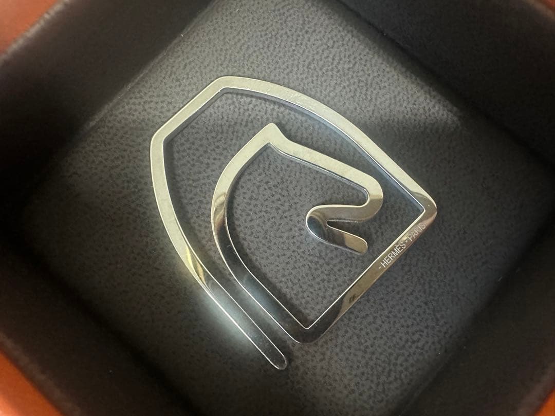 kk エルメス　HERMES マネークリップ　エスケトル　小さい傷有り　箱付き