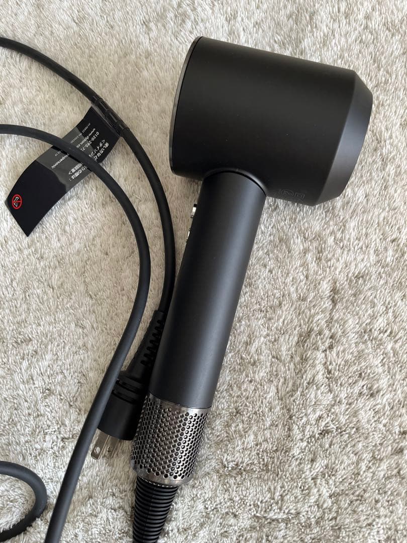 【未使用に近い】ダイソン ドライヤー hd08 *付属品なし