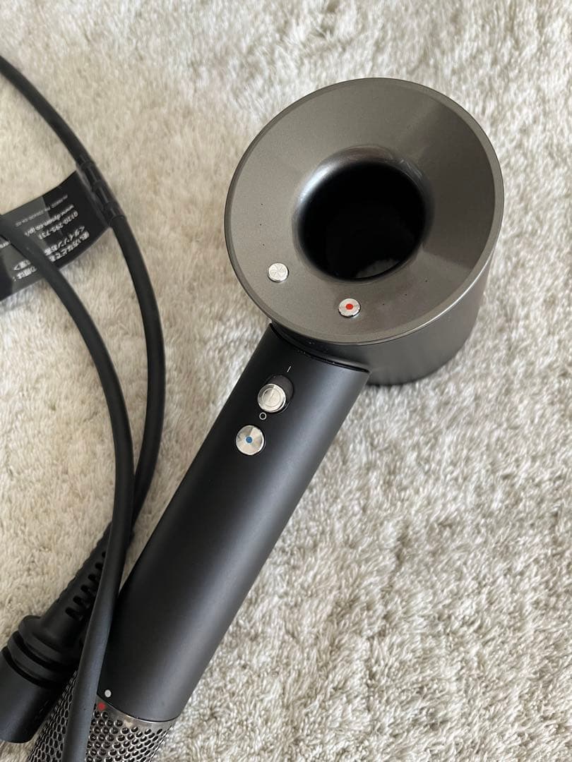 【未使用に近い】ダイソン ドライヤー hd08 *付属品なし