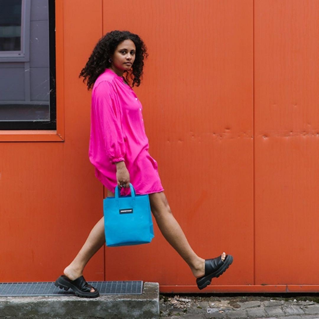 レア物 FREITAG F250 SONNY ショッピングバッグ 黒 ピンク