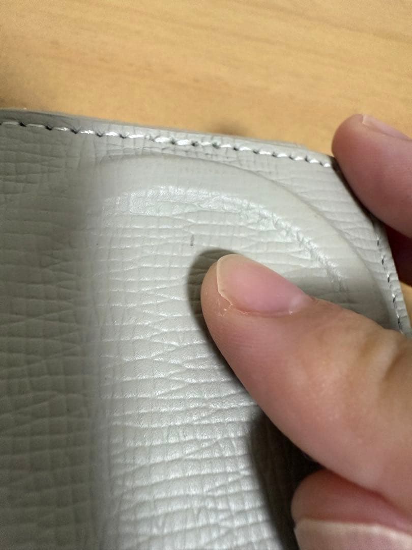 赤字価格ほぼ未使用objects.io iPhone16Pro ホワイトベージュ