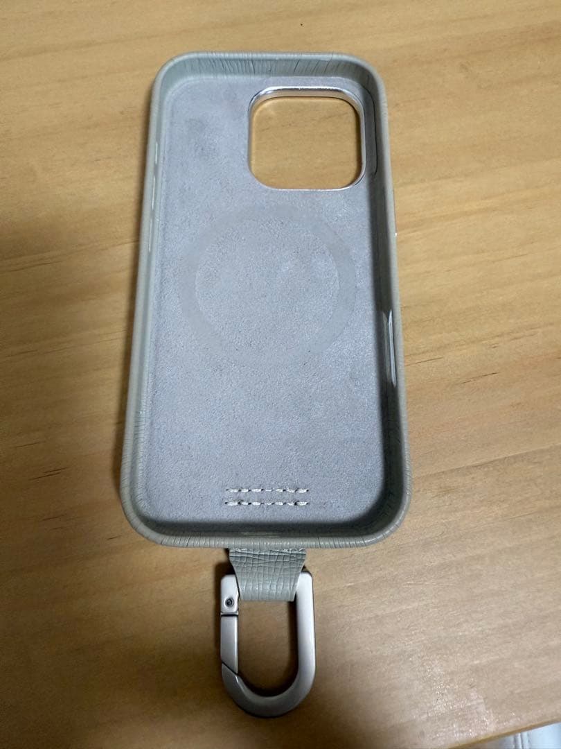 赤字価格ほぼ未使用objects.io iPhone16Pro ホワイトベージュ