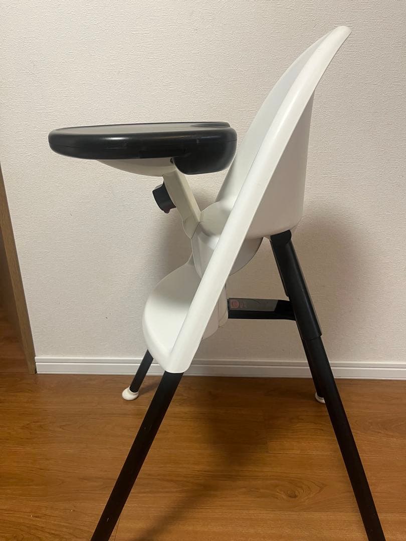 ベビービョルン　BABYBJÖRN ハイチェア ホワイト/ブラック
