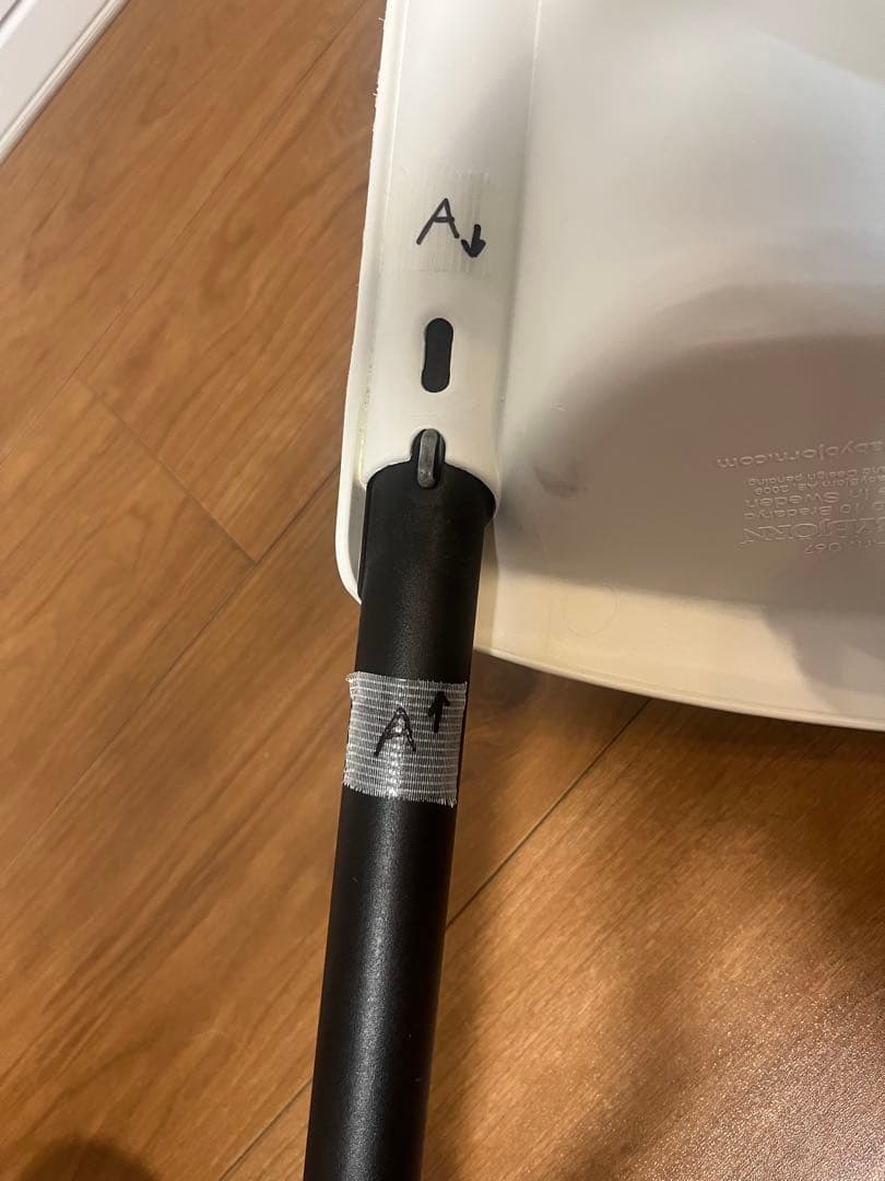 ベビービョルン　BABYBJÖRN ハイチェア ホワイト/ブラック