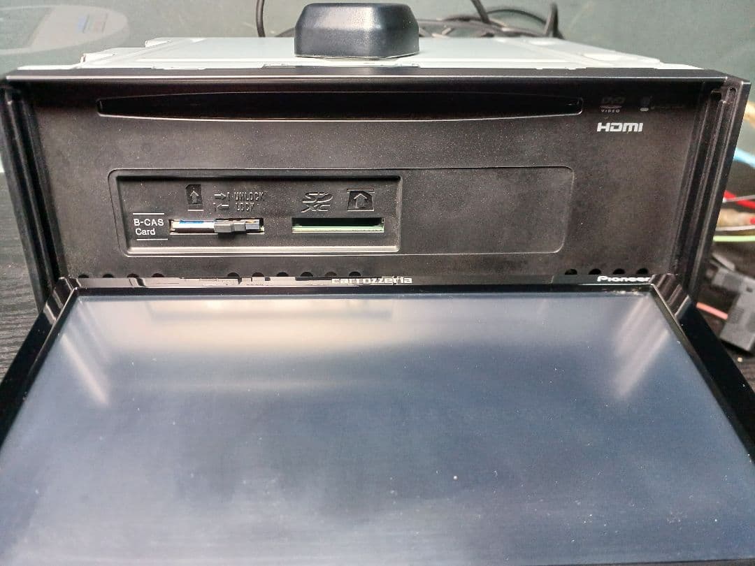 カーナビ Pioneer AVIC-ZH0007