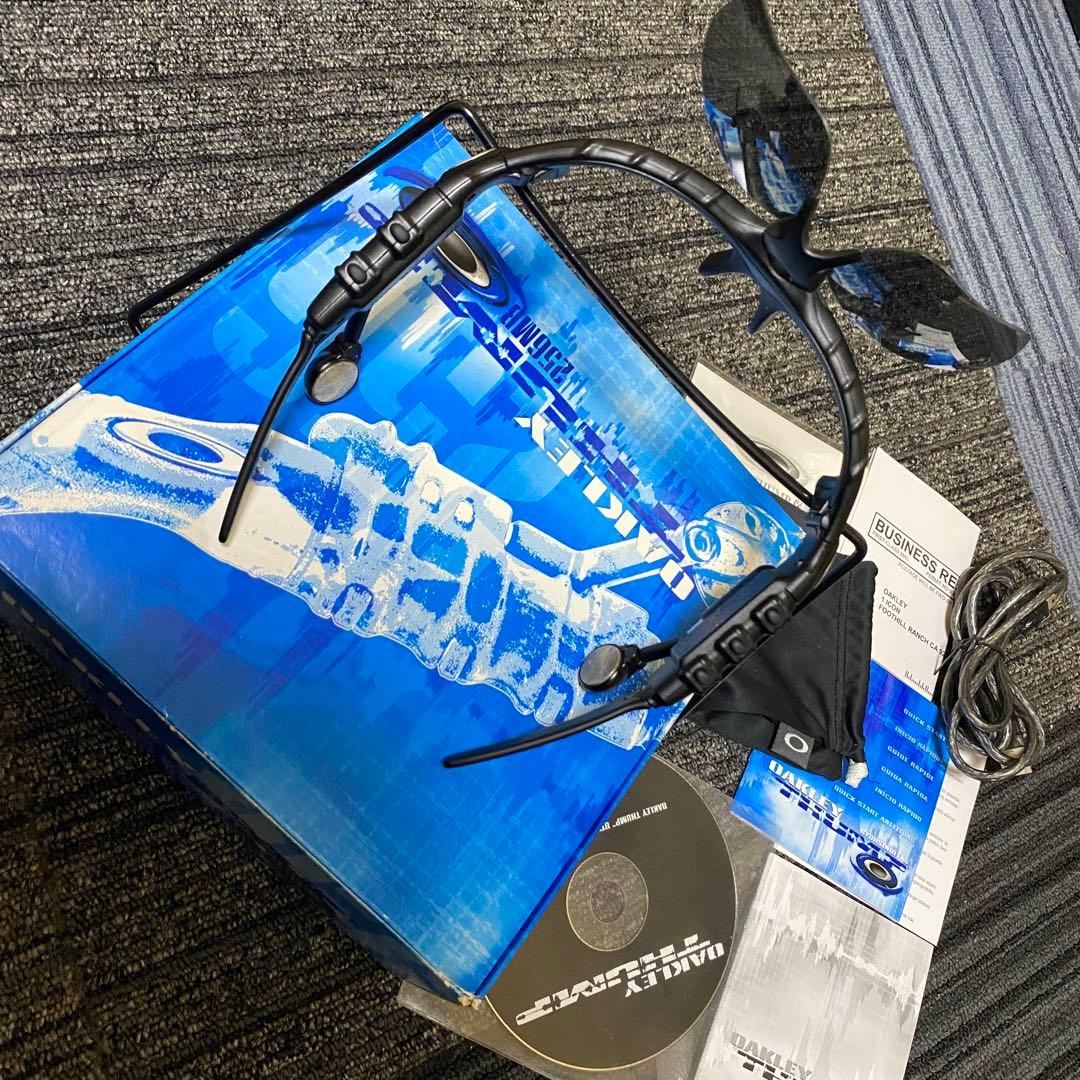 Oakley Thump ブラック サングラス