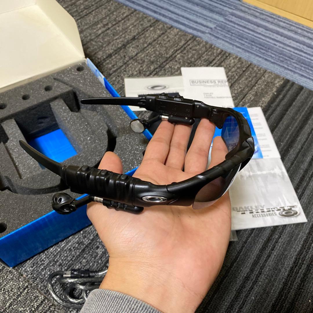 Oakley Thump ブラック サングラス