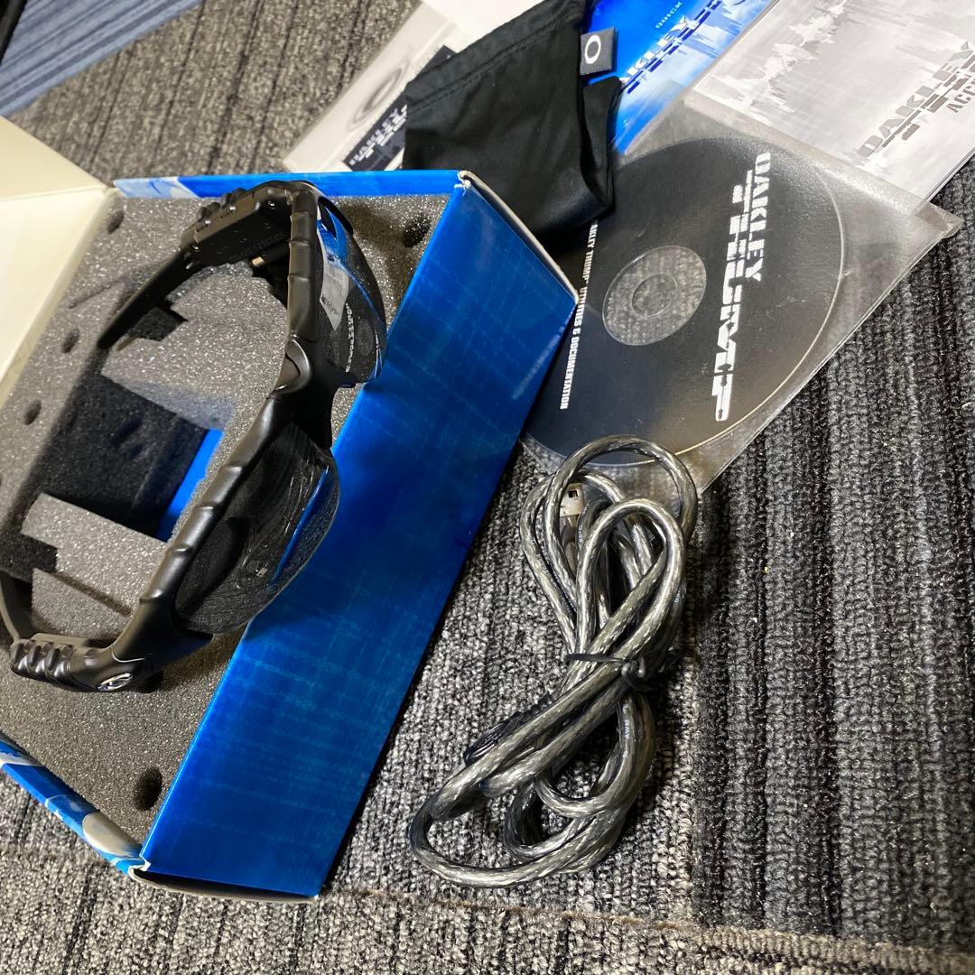 Oakley Thump ブラック サングラス