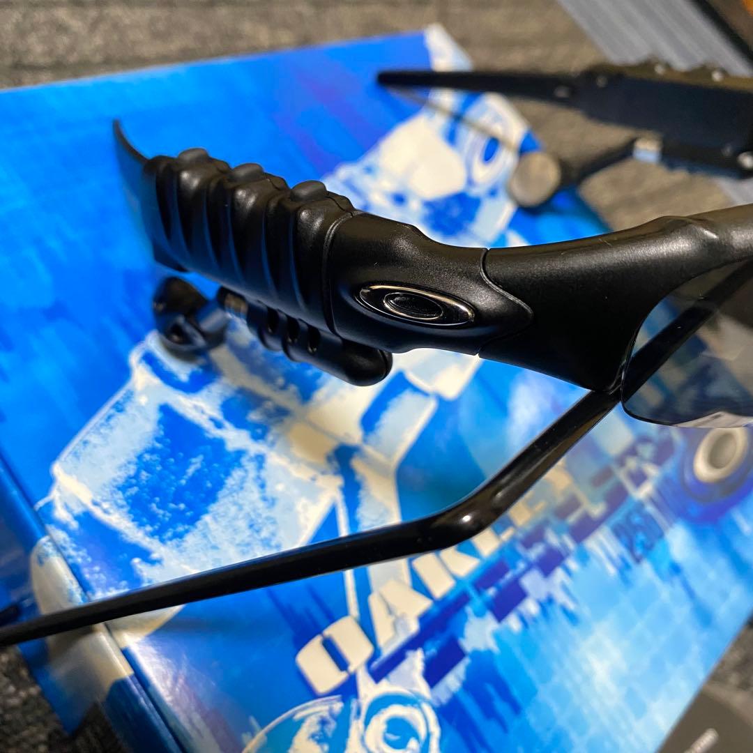 Oakley Thump ブラック サングラス