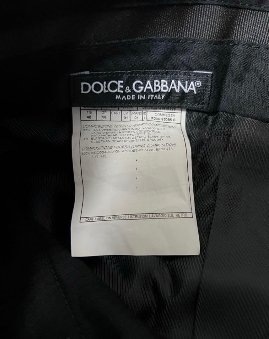 未使用タグ付属品ハンガー＆ガーメント付き DOLCE&GABBANA スーツ