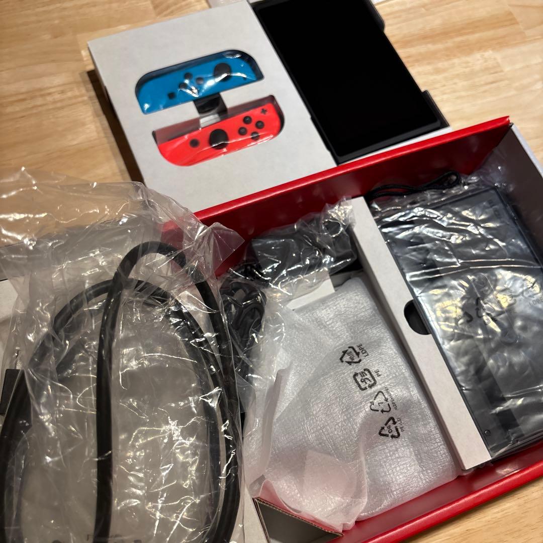 Nintendo Switch 本体 Joy-Con（青・赤）