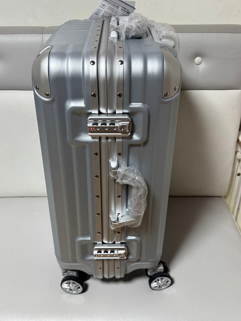 LEGEND WALKER シルバー TSAロック付き キャリーケース