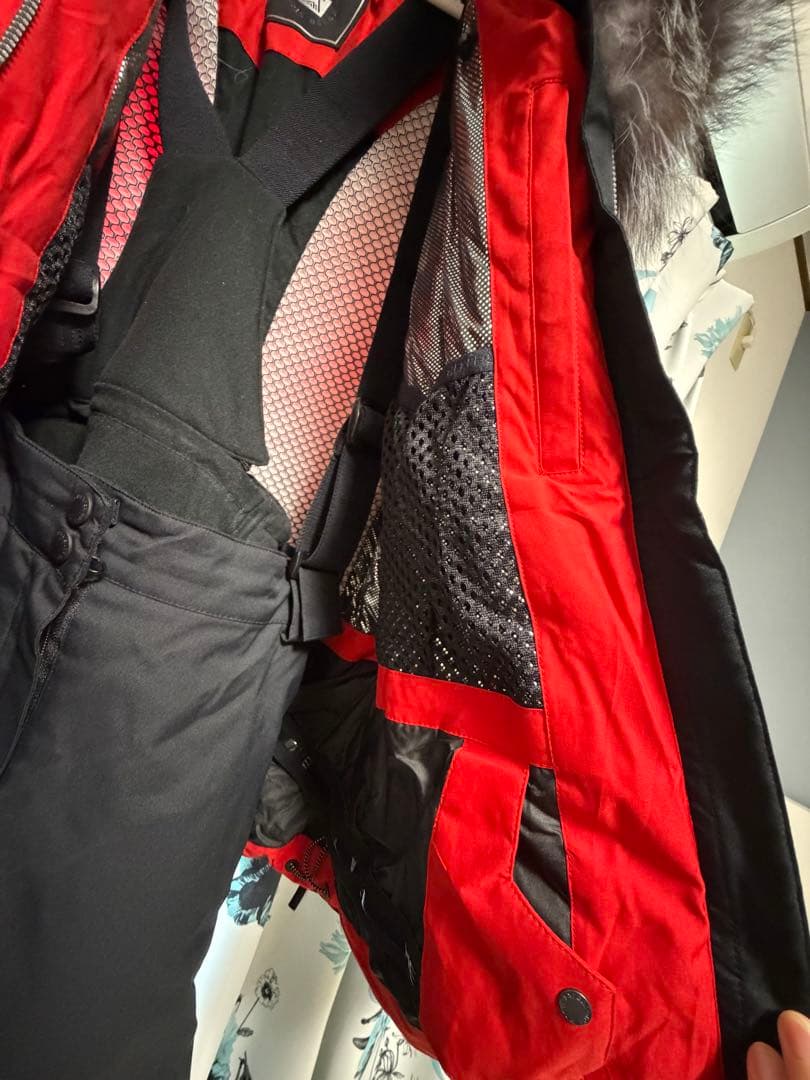 PERFORMAL スキーウェア 赤と黒