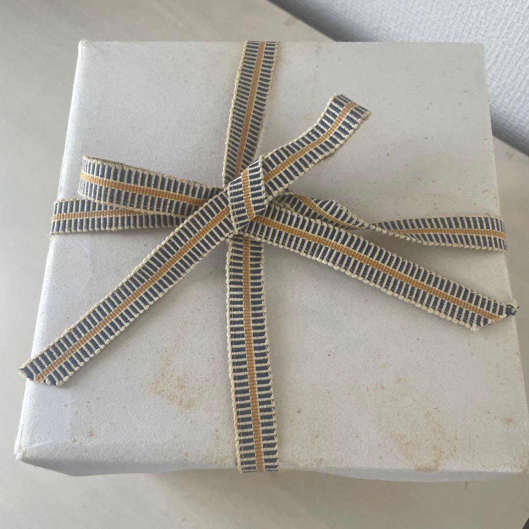 未使用に近い源右衛門窯　有田焼　金彩椀　抹茶椀　心経椀　木箱付き　ゴールド