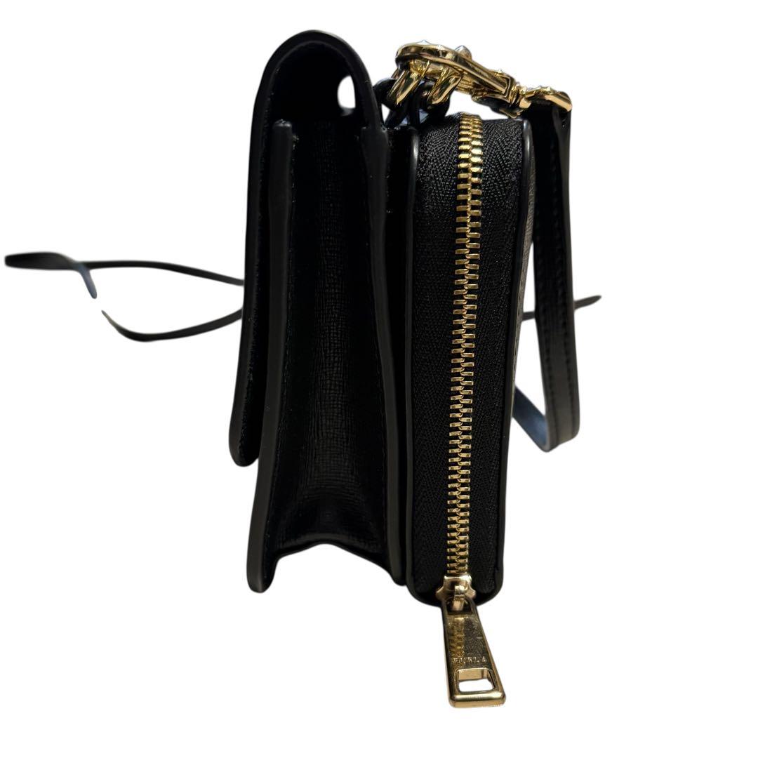 【極美品】フルラ ウォレットショルダーバッグ レザー 現行ロゴ　黒 リーヴァ