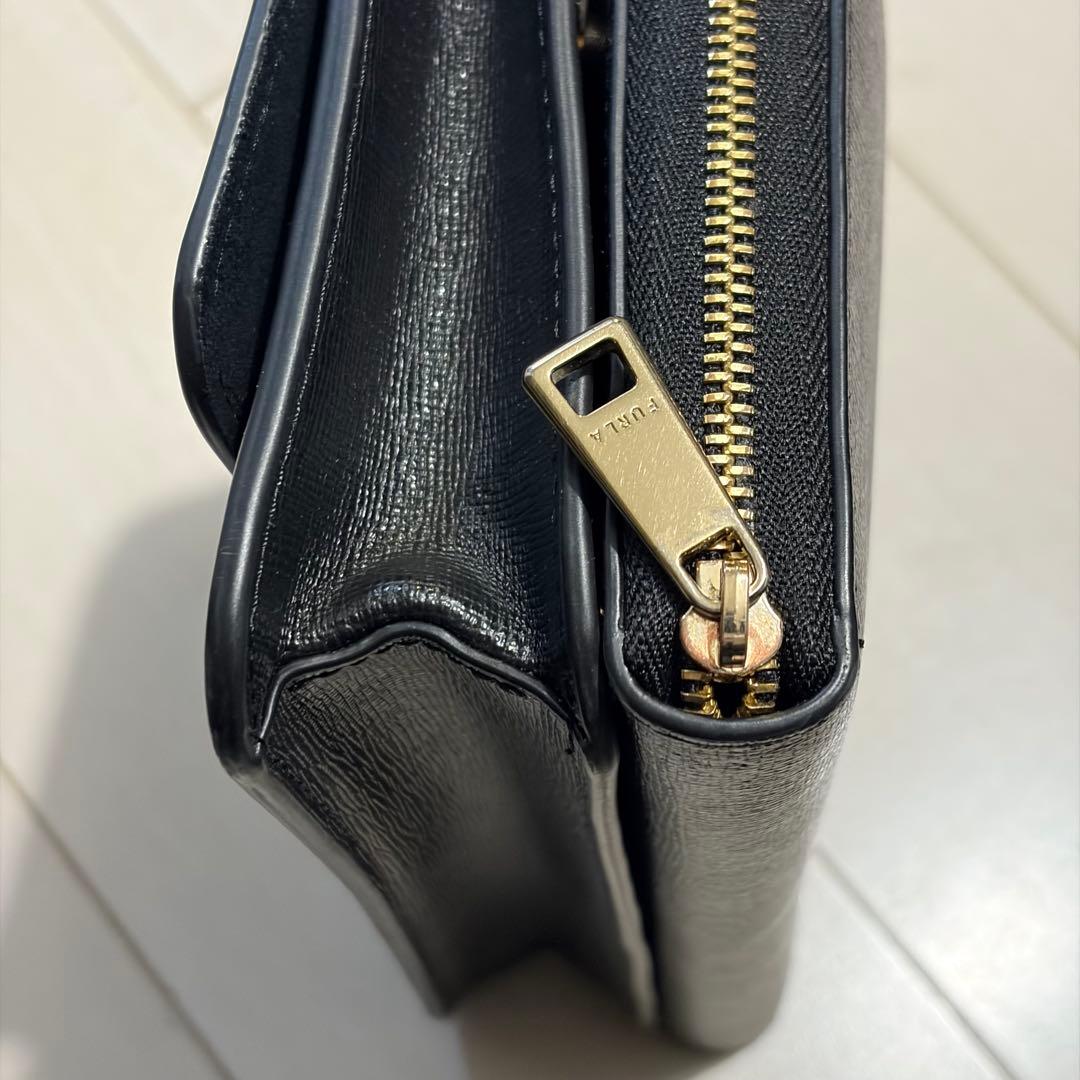 【極美品】フルラ ウォレットショルダーバッグ レザー 現行ロゴ　黒 リーヴァ