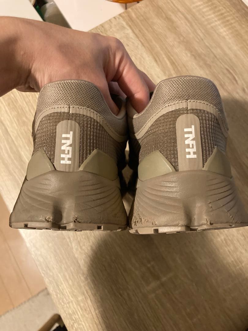 hyke tnfh ハイクノースフェイス　ベージュタン25スニーカー