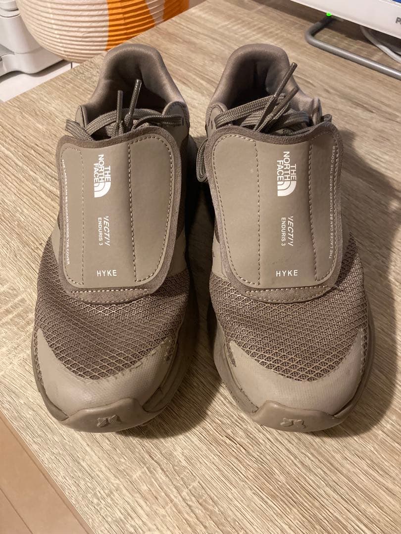 hyke tnfh ハイクノースフェイス　ベージュタン25スニーカー