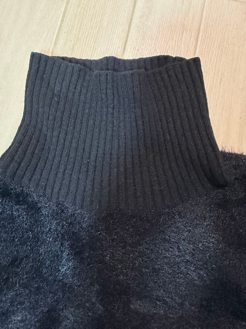 デサントゴルフ　ブラックタートルネックセーター