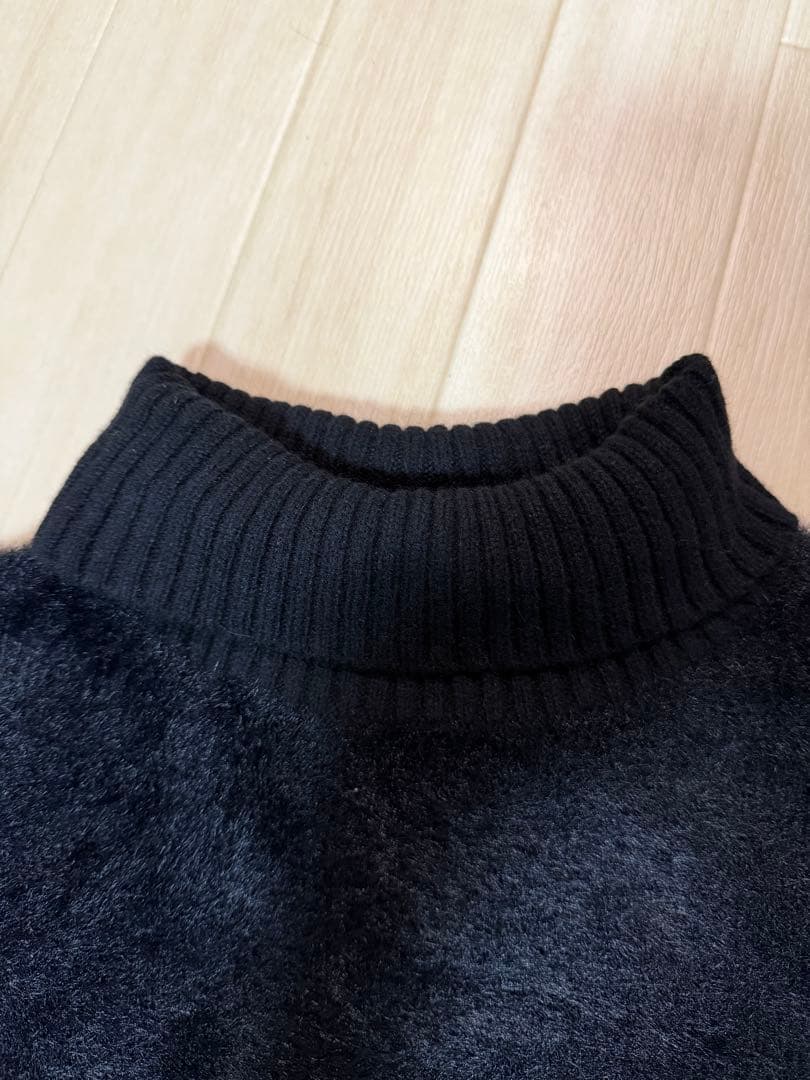 デサントゴルフ　ブラックタートルネックセーター