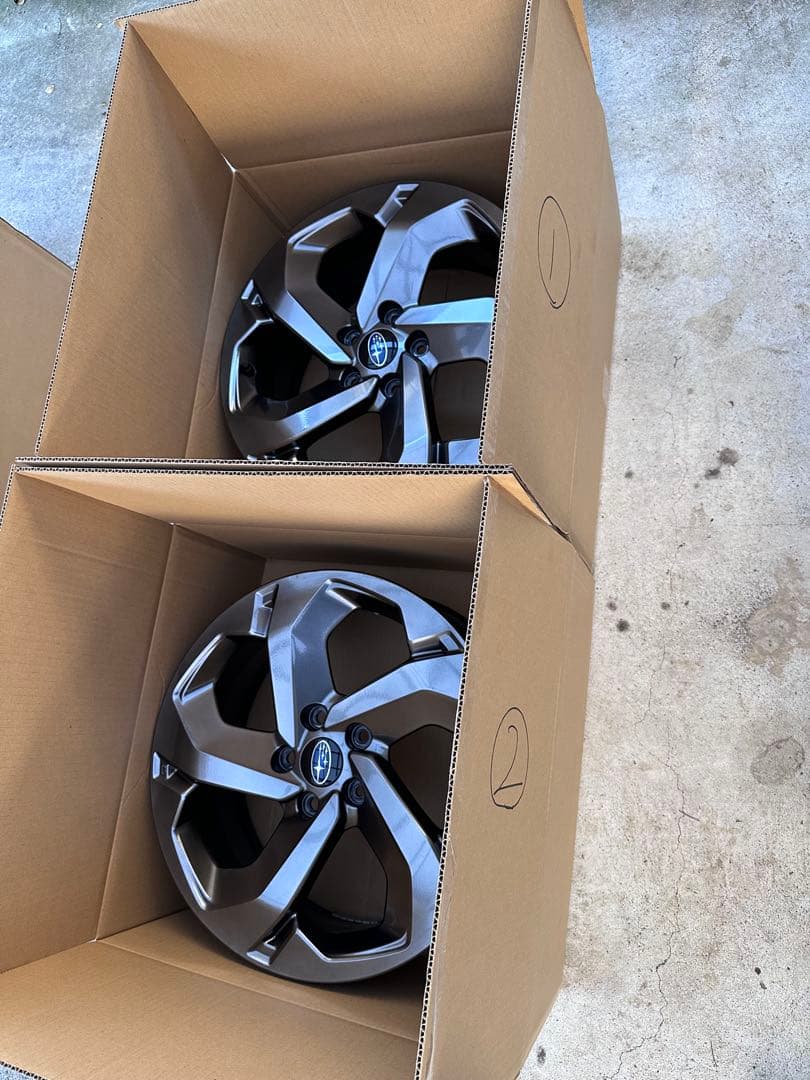 SK5フォレスターSTIスポーツ18インチ純正ホイール2本新車外し