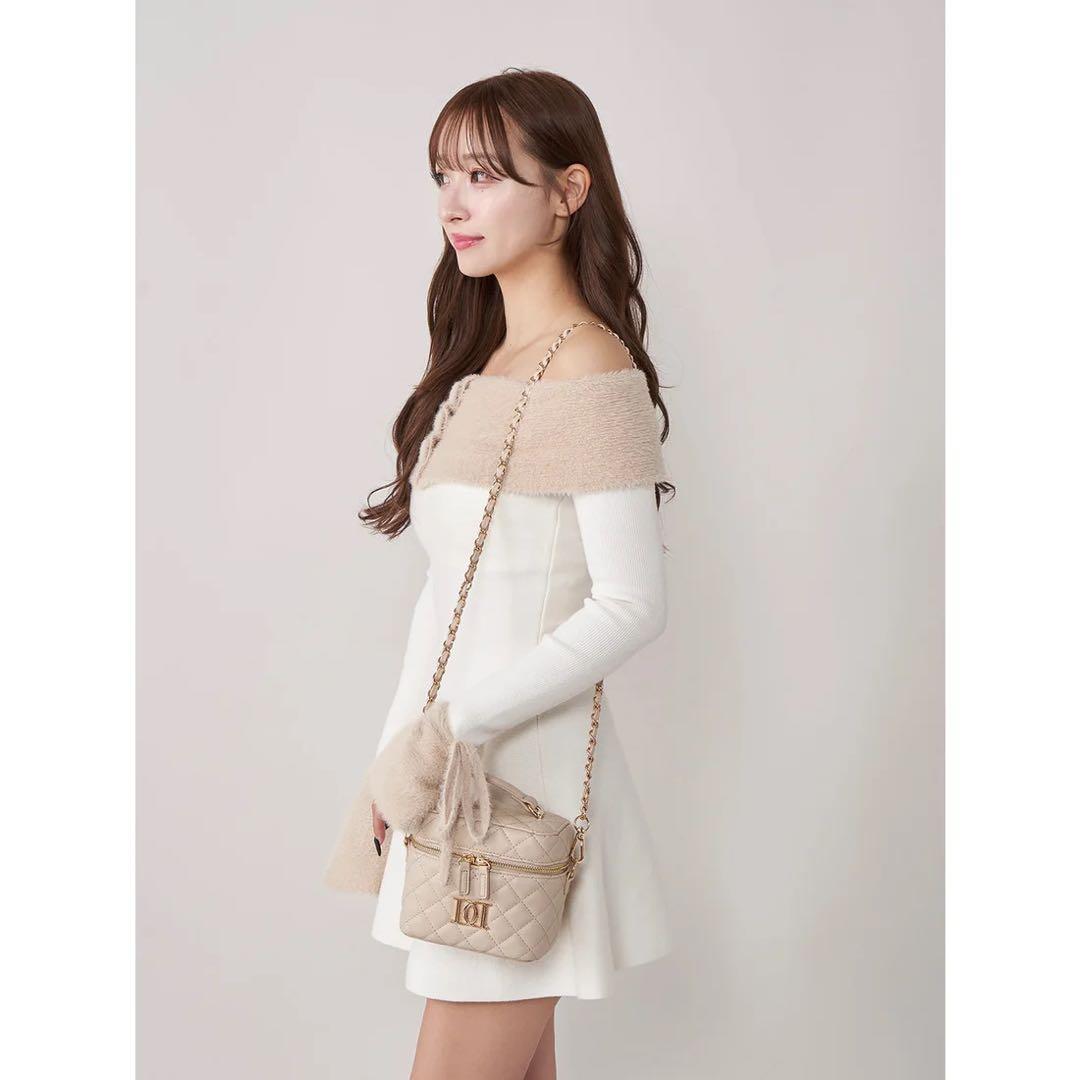 新品未開封 ダーリッチ キルティングスクエアミニバッグ ゴールドパーツ ベージュ