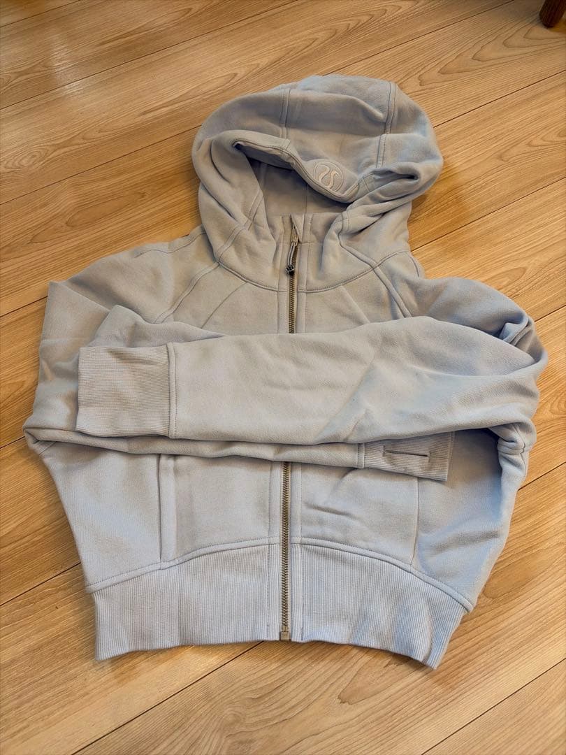 ルルレモン フード付きパーカー ライトブルー