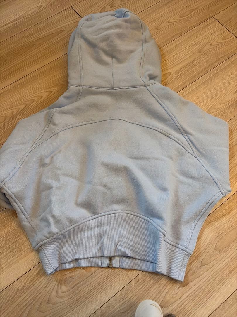 ルルレモン フード付きパーカー ライトブルー
