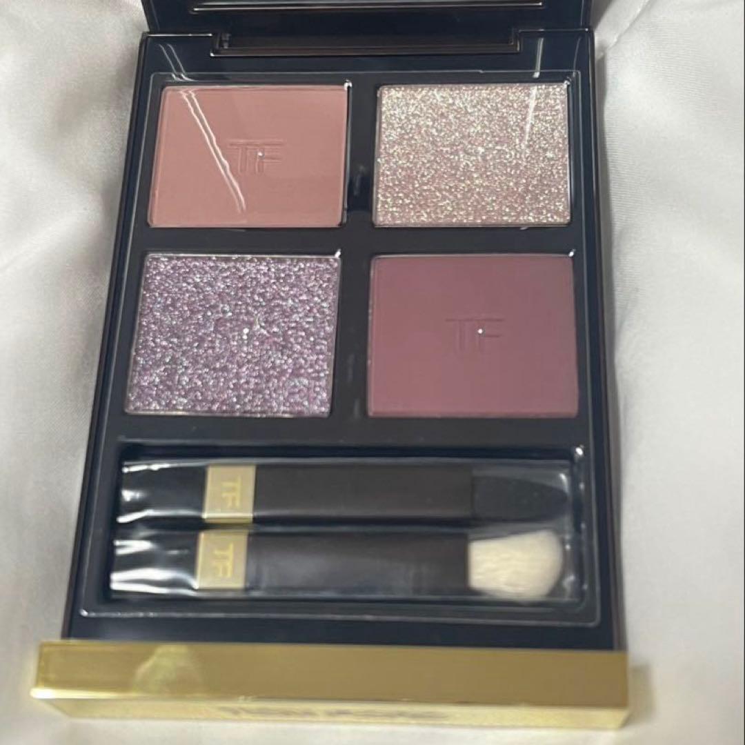 新品　限定トムフォードビューティアイカラークォード 01Sメタリックモーブ